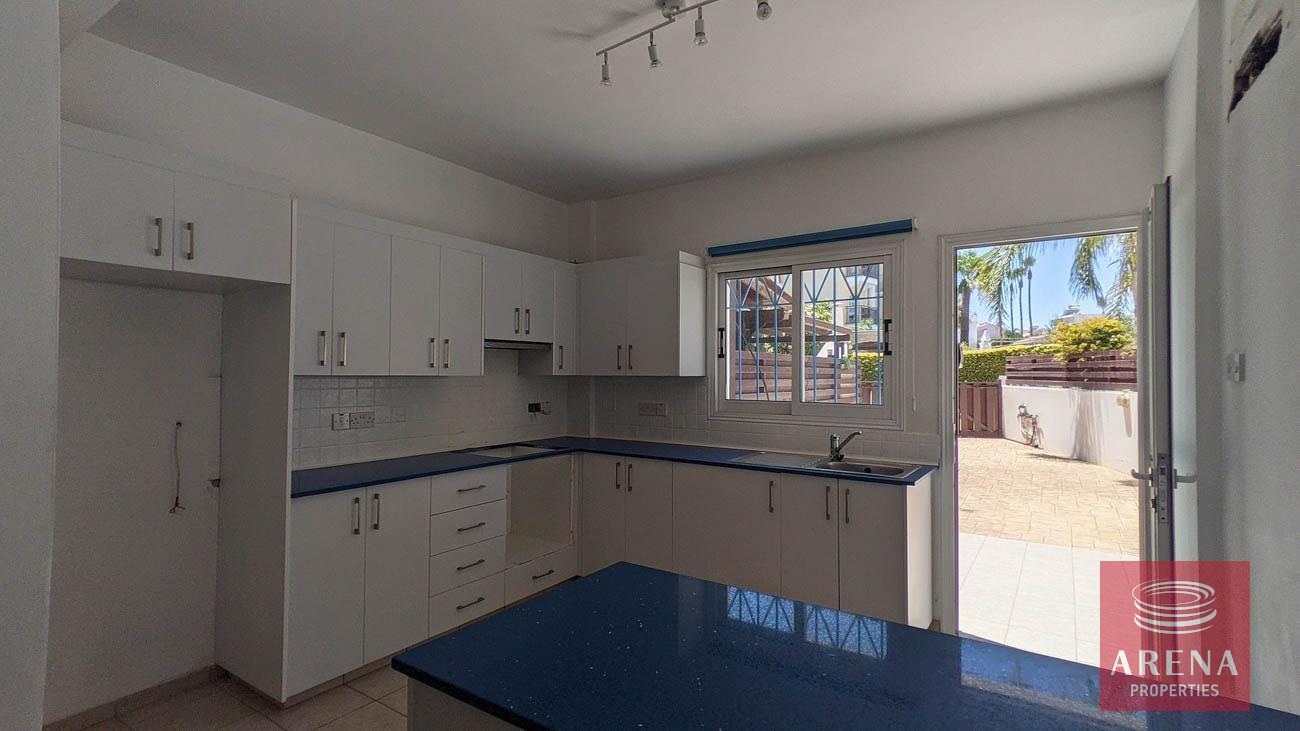 12-TOWNHOUSE-IN-PERNERA-8398