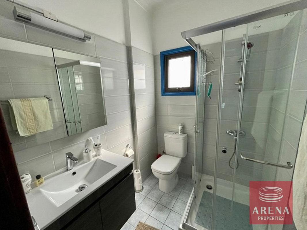 12-VILLA-IN-LIVADIA-7744