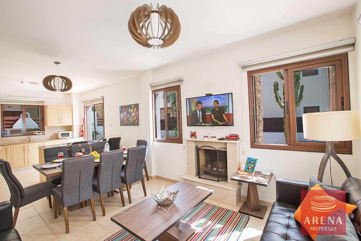 12-Villa-with-pool-in-Ayia-Thekla-6241