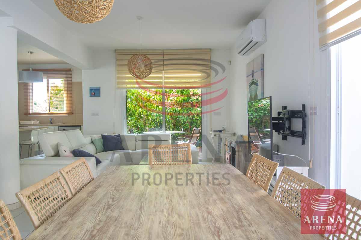 12-beautiful-villa-with-title-deeds-in-pernera-5679