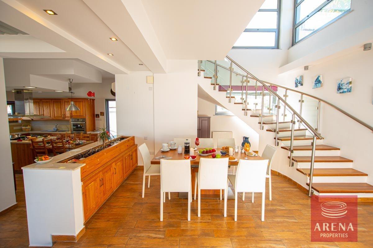 12-villa-in-cape-greco-2908_0