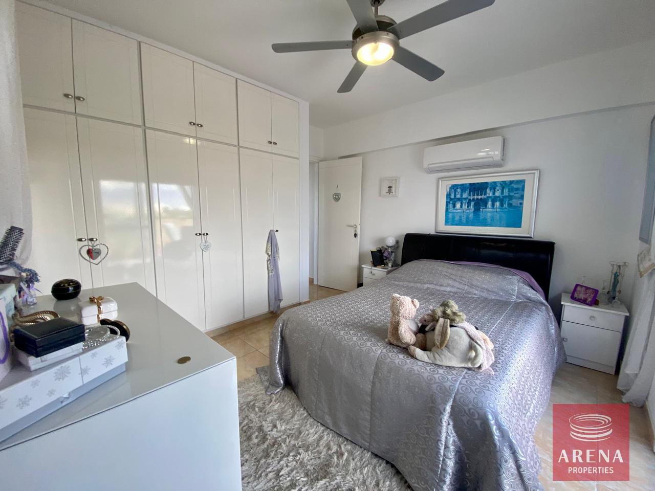 13-2-BED-APT-KAPPARIS-7978-1