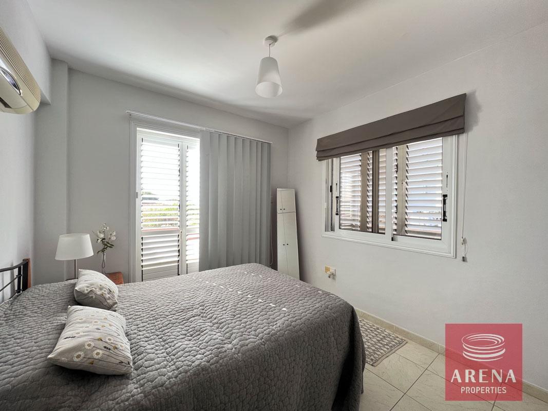 13-2-BED-APT-KAPPARIS-8197