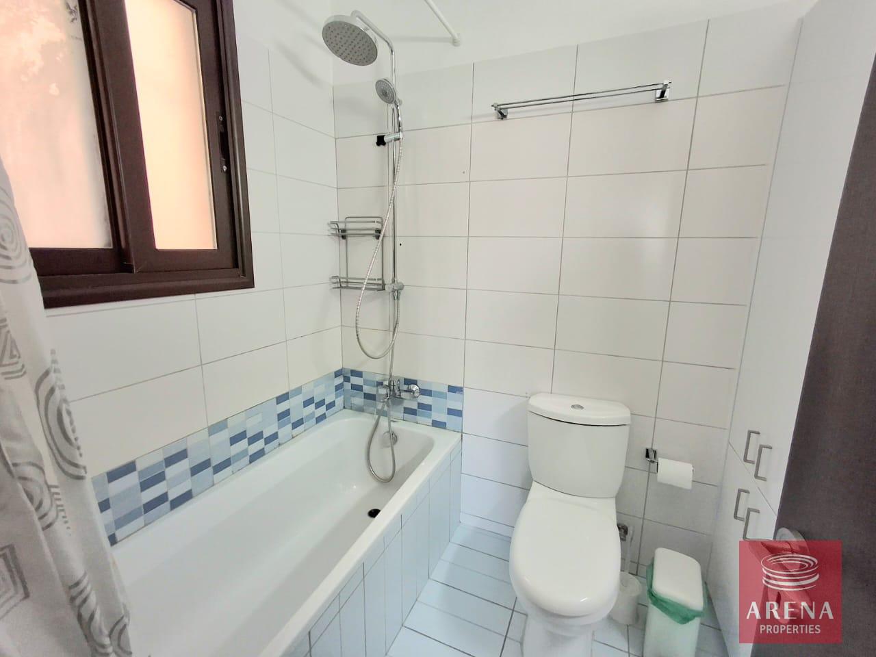 13-2-BED-APT-LIVADIA-9065