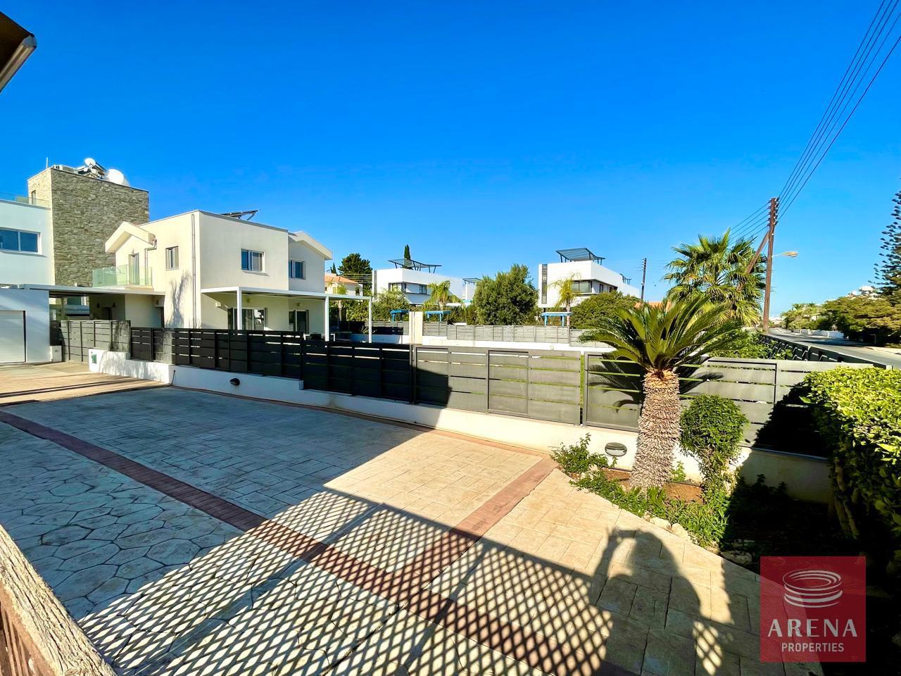 13-2-BED-VILLA-PROTARAS-8702