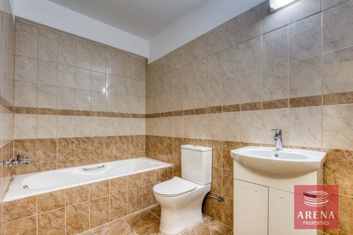 13-2-bed-apt-for-sale-in-paralimni-6446