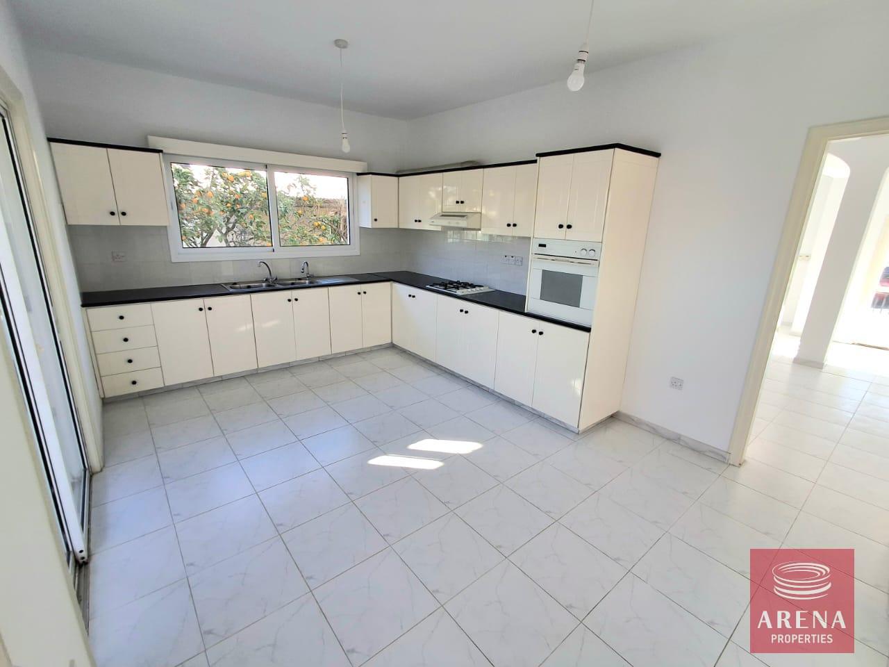 13-3-BED-VILLA-ARADIPPOU-9115