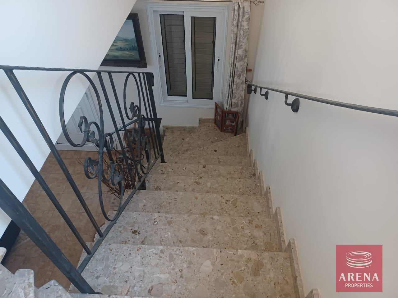 13-3-BED-VILLA-IN-AVGOROU-7036