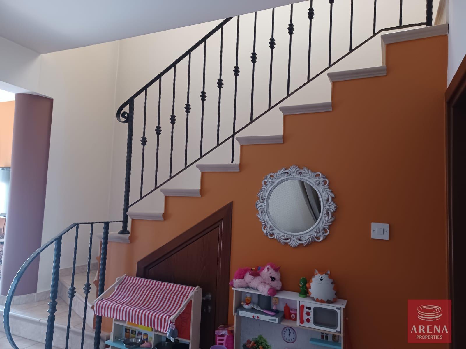 13-3-BED-VILLA-IN-VRYSOULLES-9169