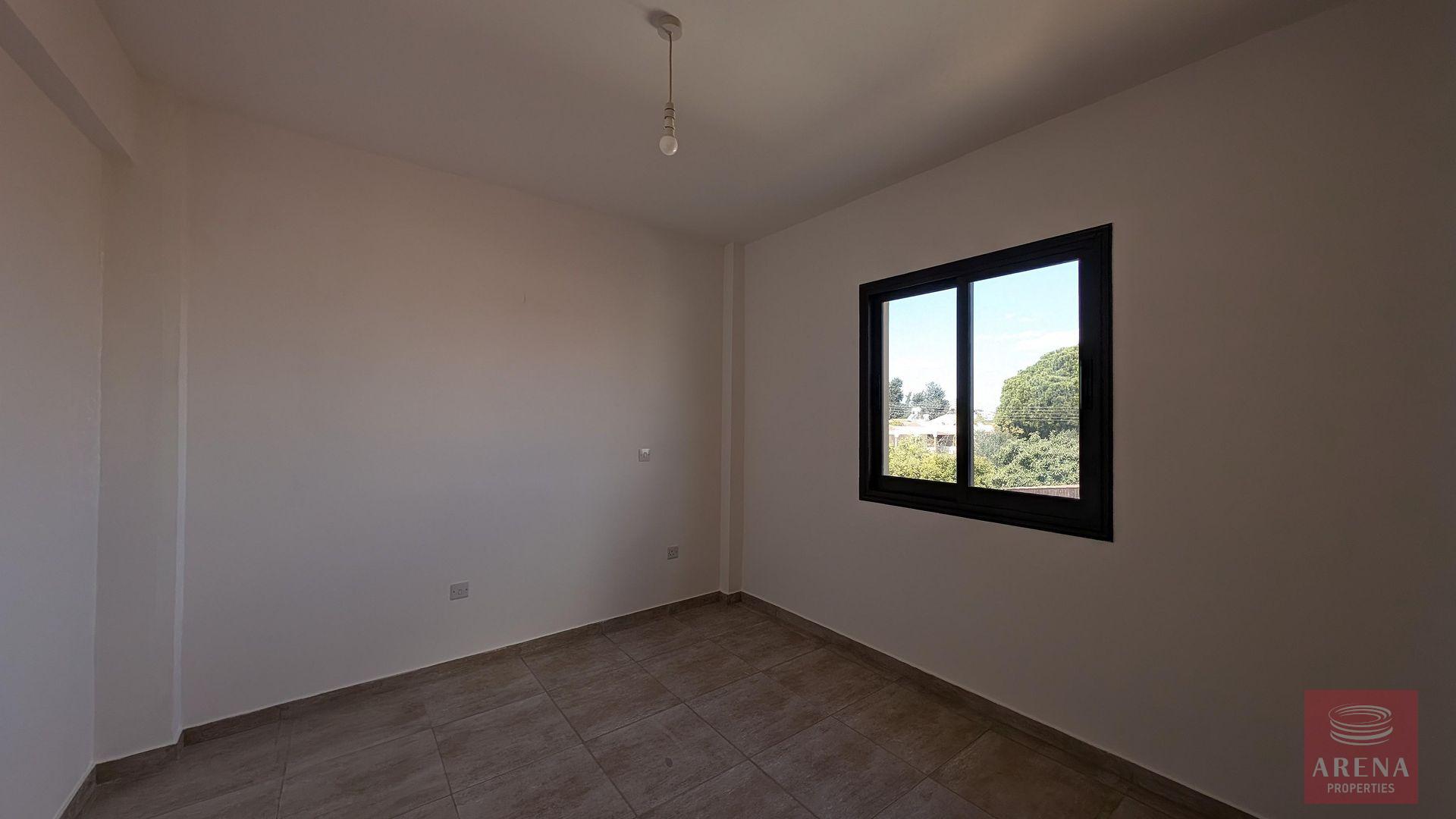 13-3-bed-villa-dromolaxia-9317