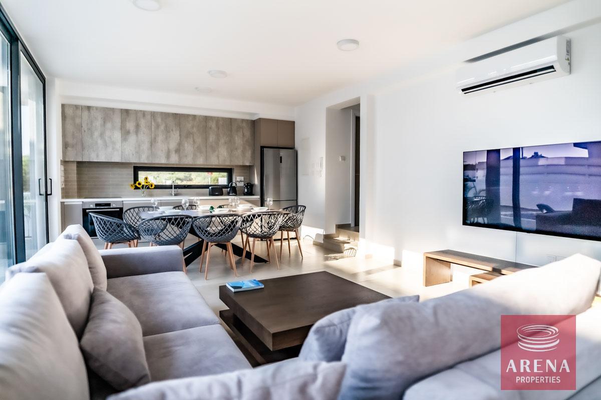 13-3-bed-villa-in-pernera-8111