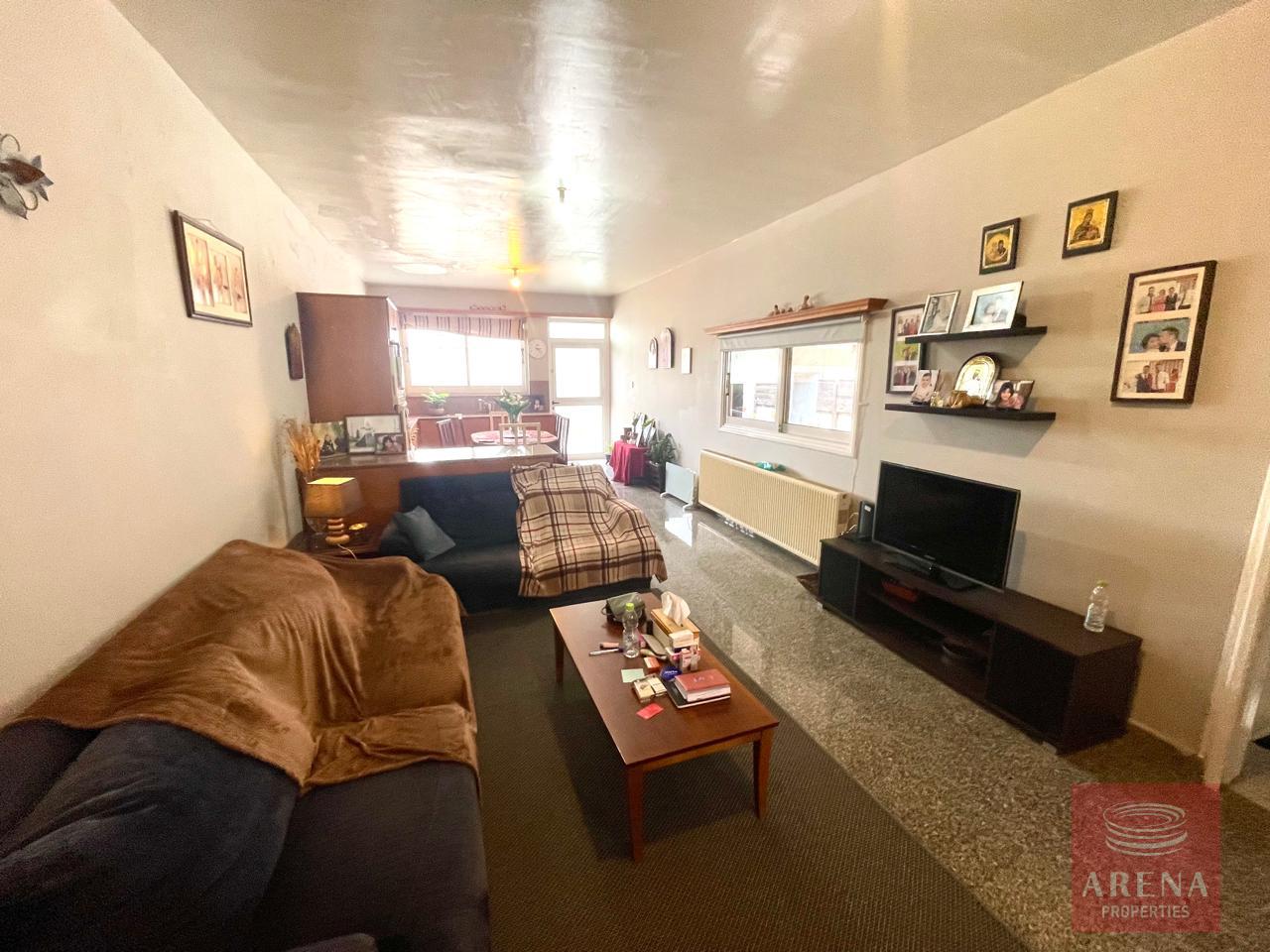 13-4-BED-VILLA-ARADIPPOU-9443