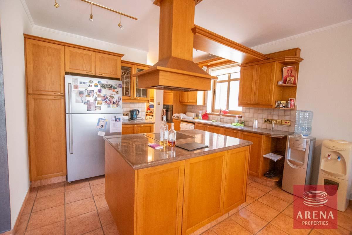 13-4-bed-villa-in-Aradippou-6040-1
