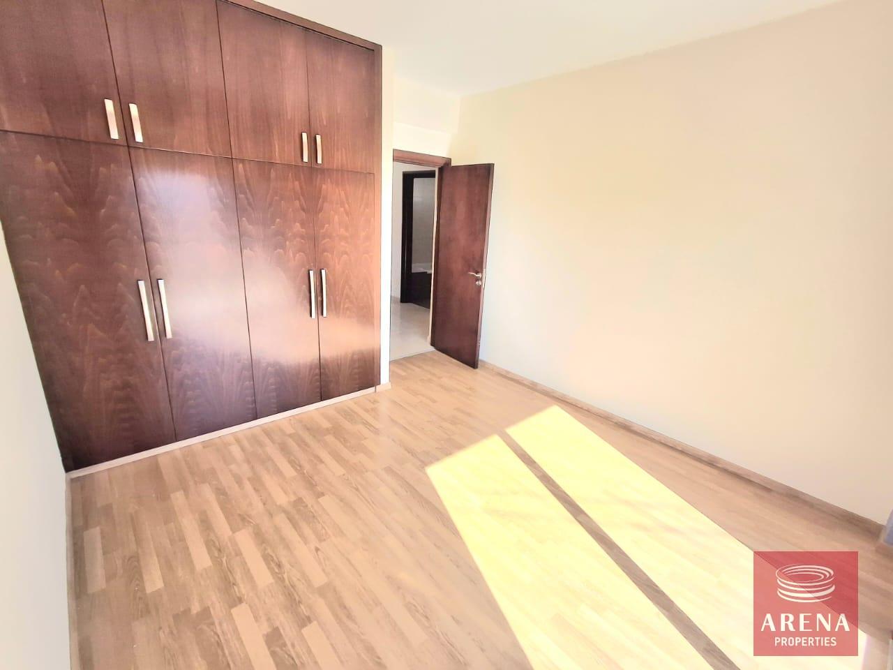 13-4-bed-villa-in-alethriko-9072