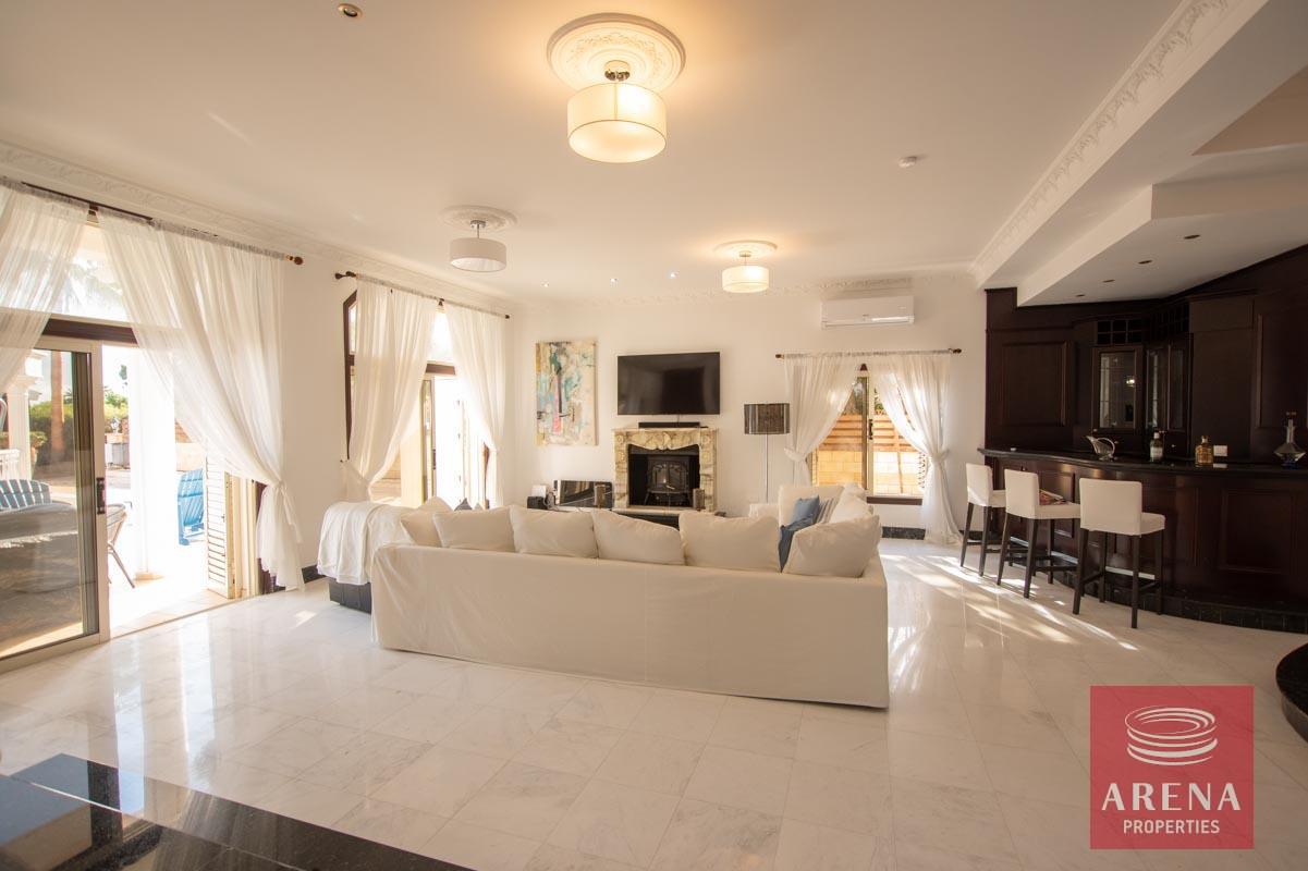 13-5-BED-VILLA-FOR-RENT-IN-PERVOLIA-5979-2