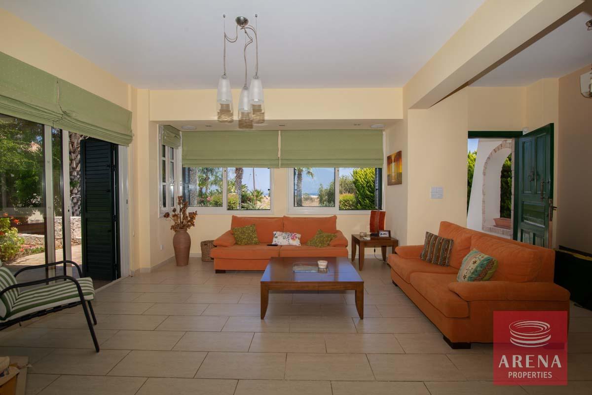 13-5-bed-villa-in-Paralimni-6482