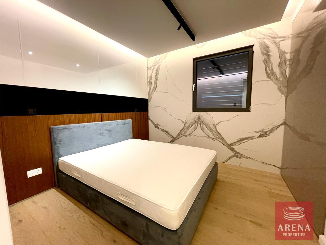 13-APT-LARNACA-4923-1