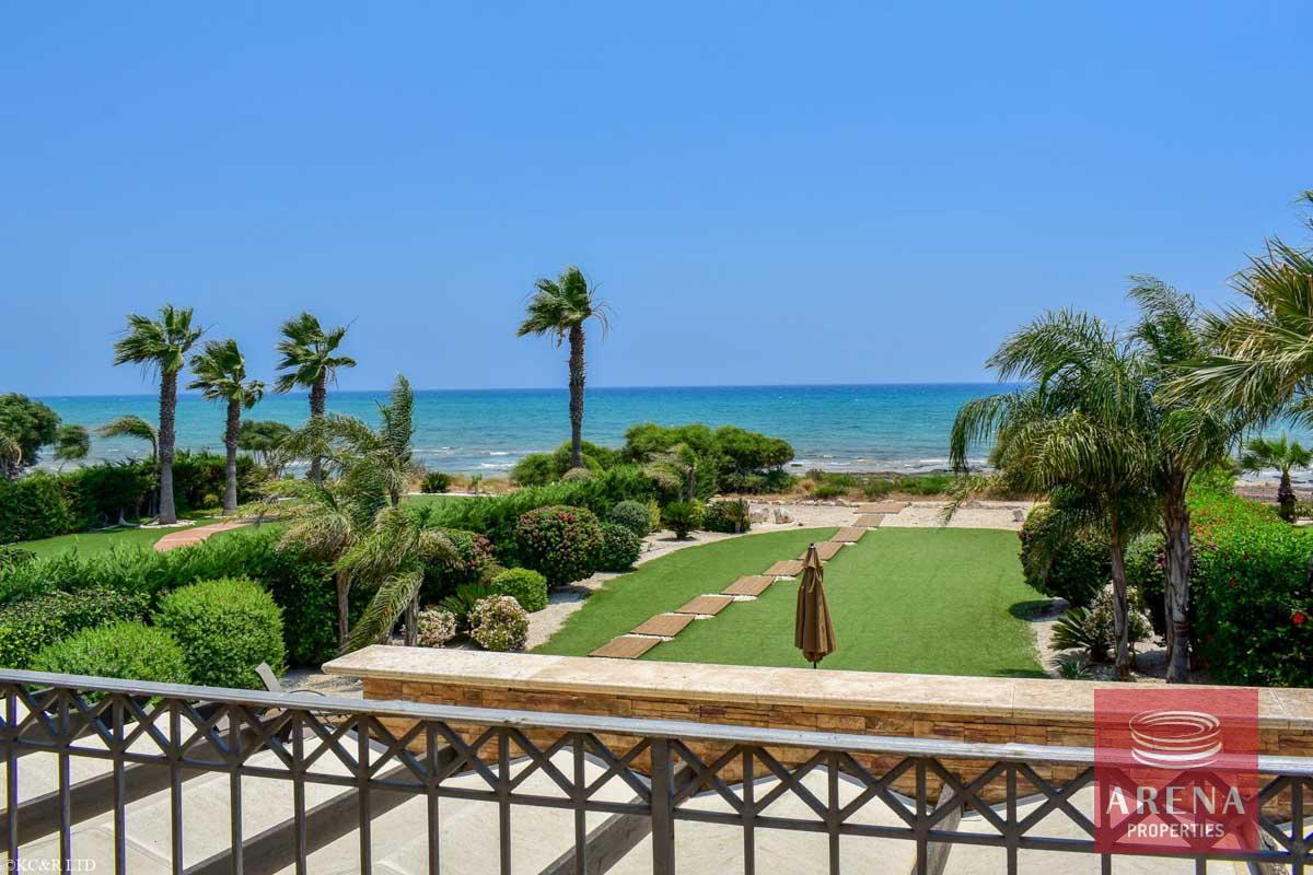 13-FRONT-LINE-VILLA-2