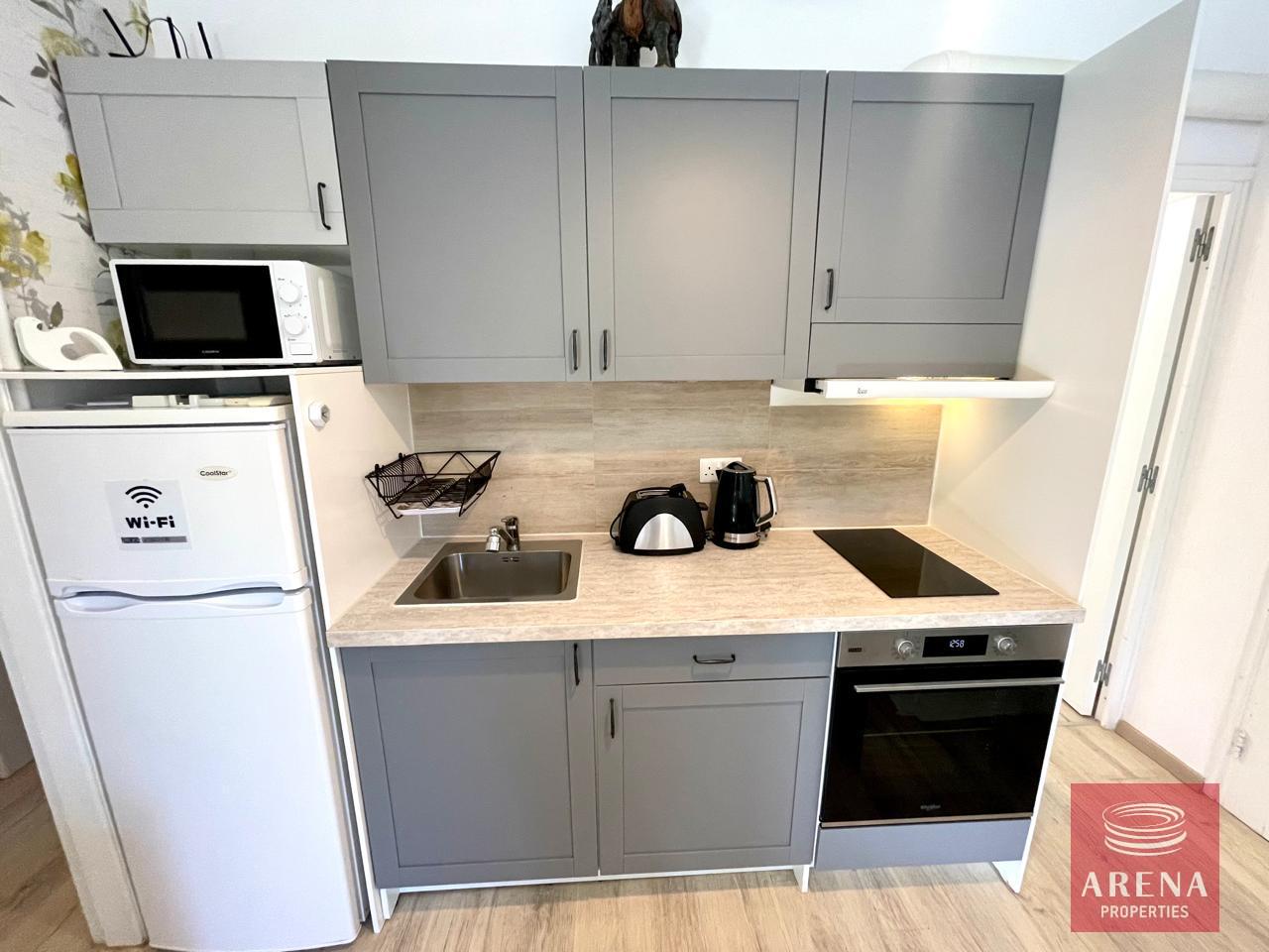 13-GF-APT-PROTARAS-9244