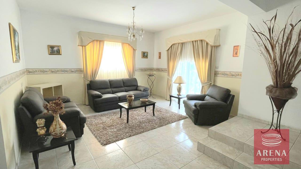 13-VILLA-IN-ANAFOTIDA-9094
