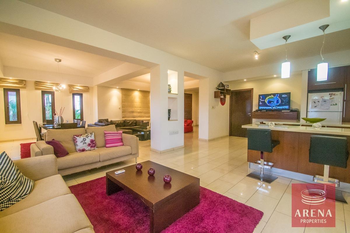 13-bungalow-4-bed-derynia-3877