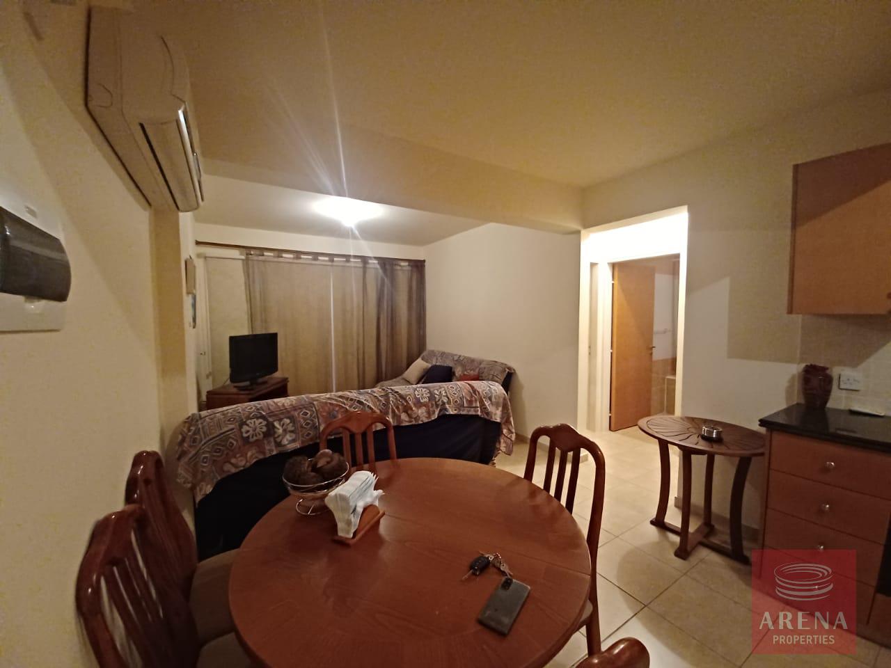14-1-BED-APT-9084-1