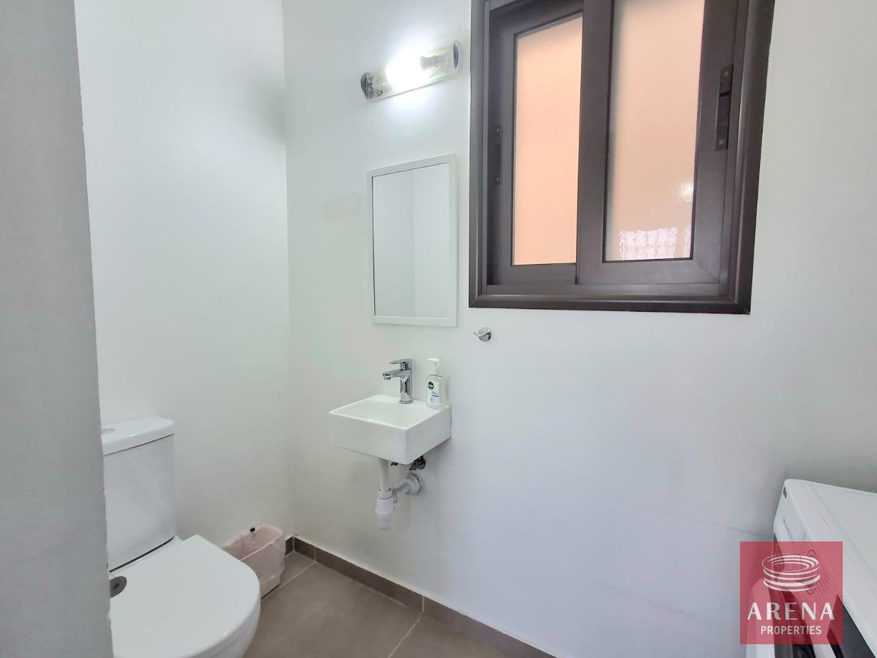 14-2-BED-APT-LIVADIA-9065