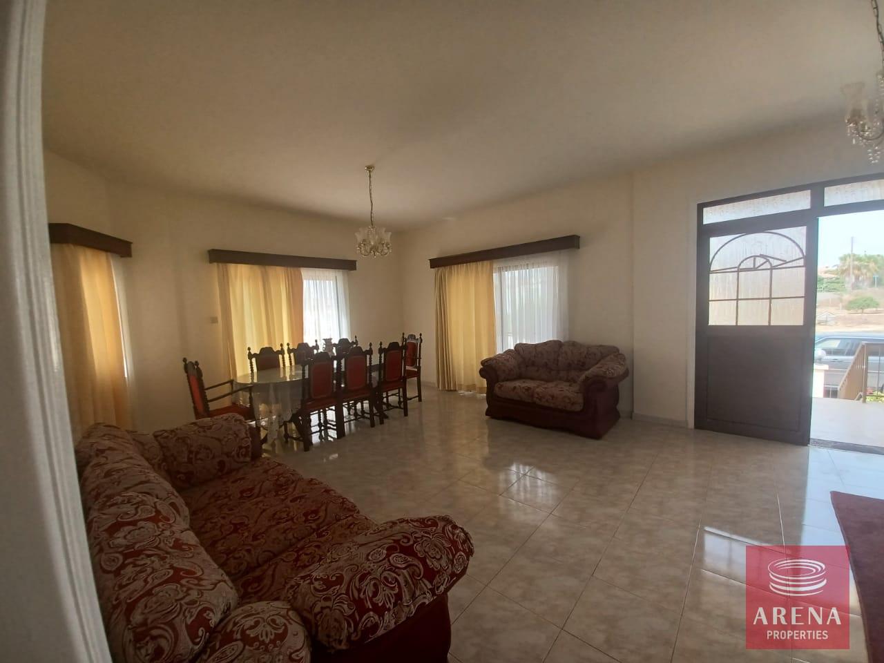 14-3-BED-HOUSE-IN-DERYNIA-7162