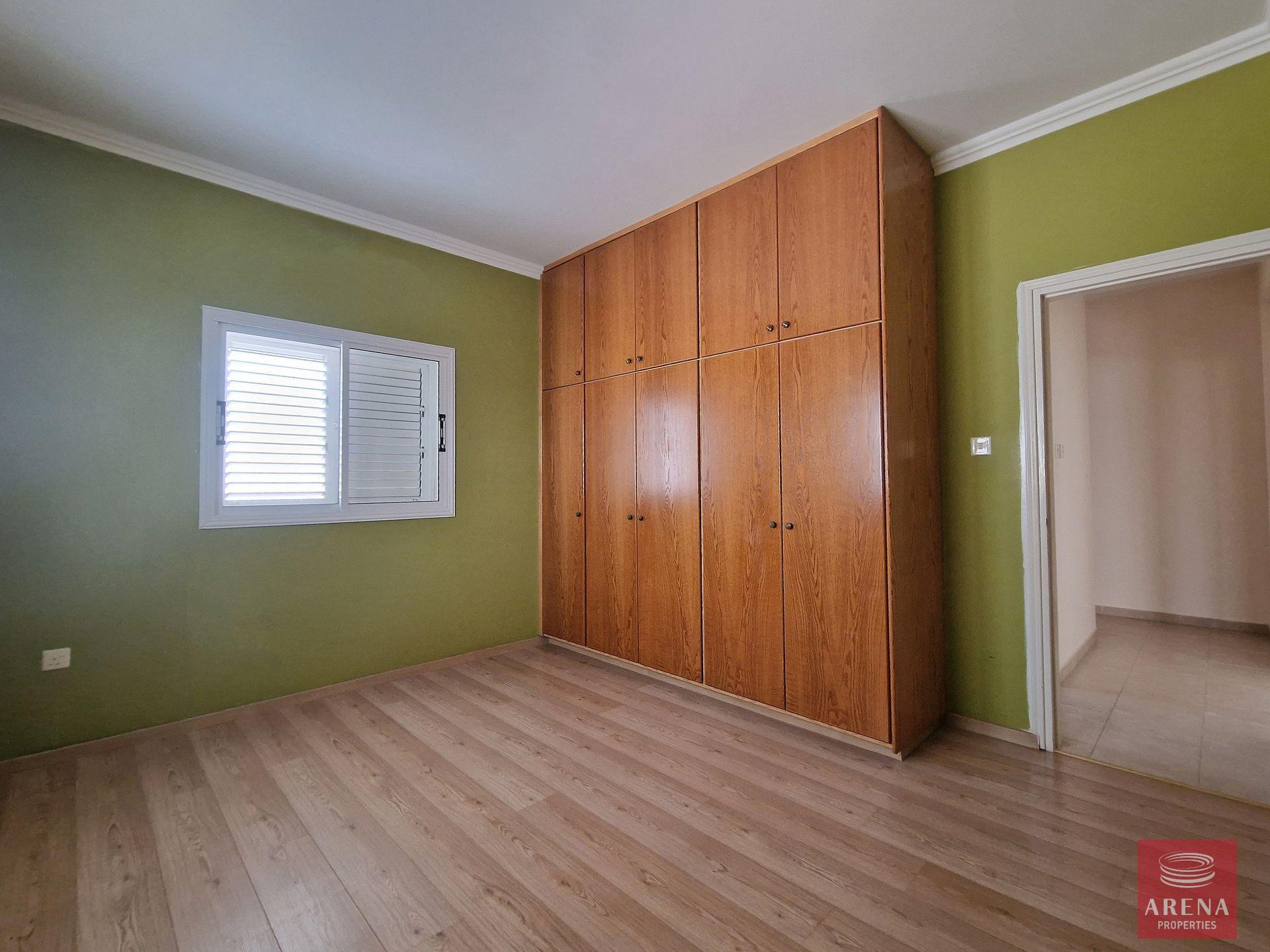 14-3-bed-apt-in-Derynia-7014