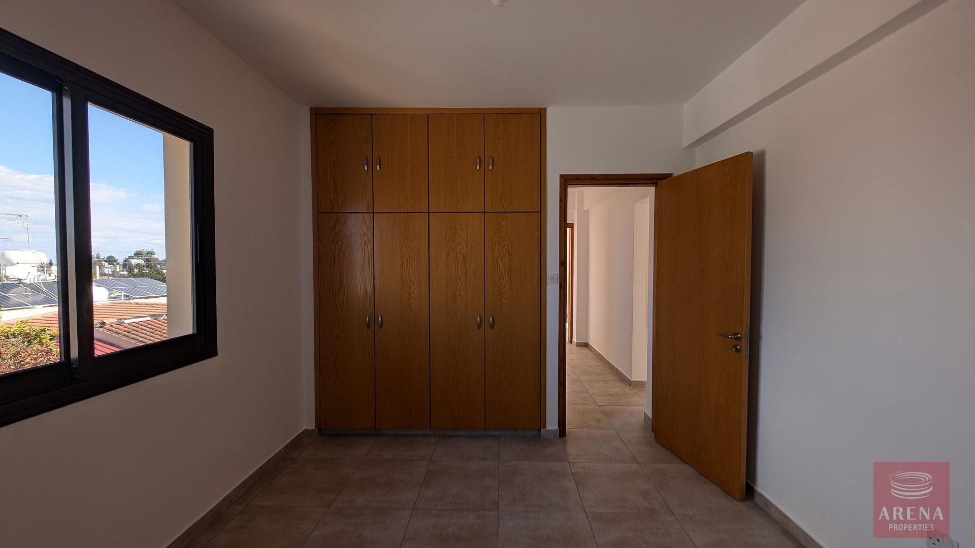 14-3-bed-villa-dromolaxia-9317