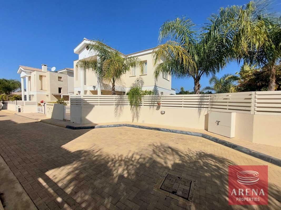 14-3-bed-villa-in-cape-greco-8104