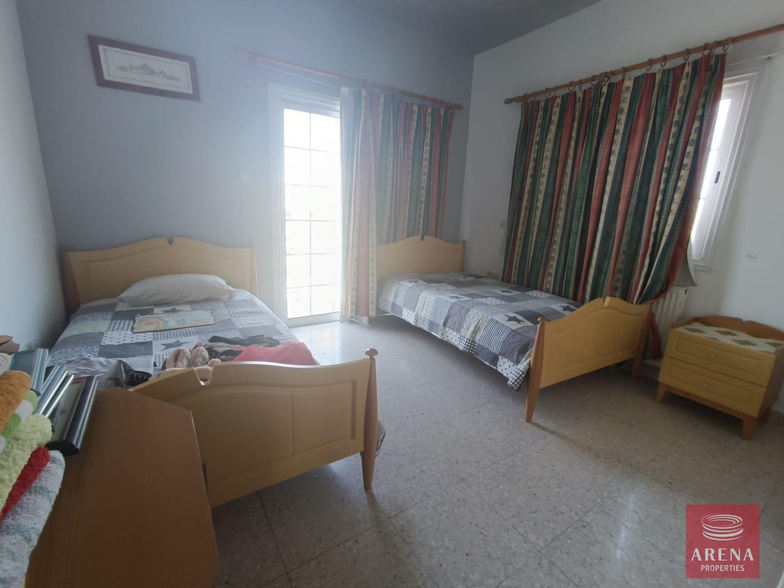 14-4-BED-HOUSE-IN-LARNACA-8013-4