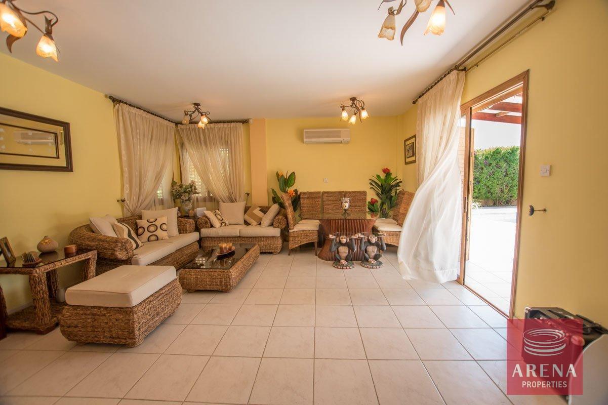 14-4-bed-villa-in-ayia-thekla