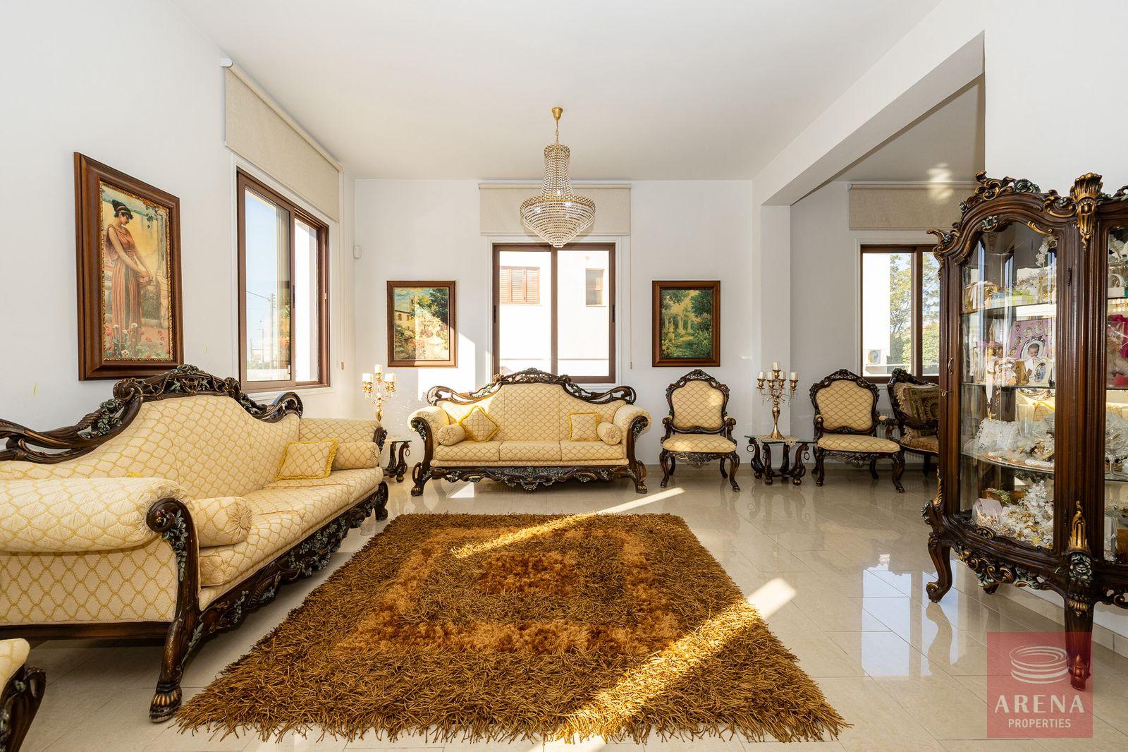 14-5-bed-villa-kiti-10152-5