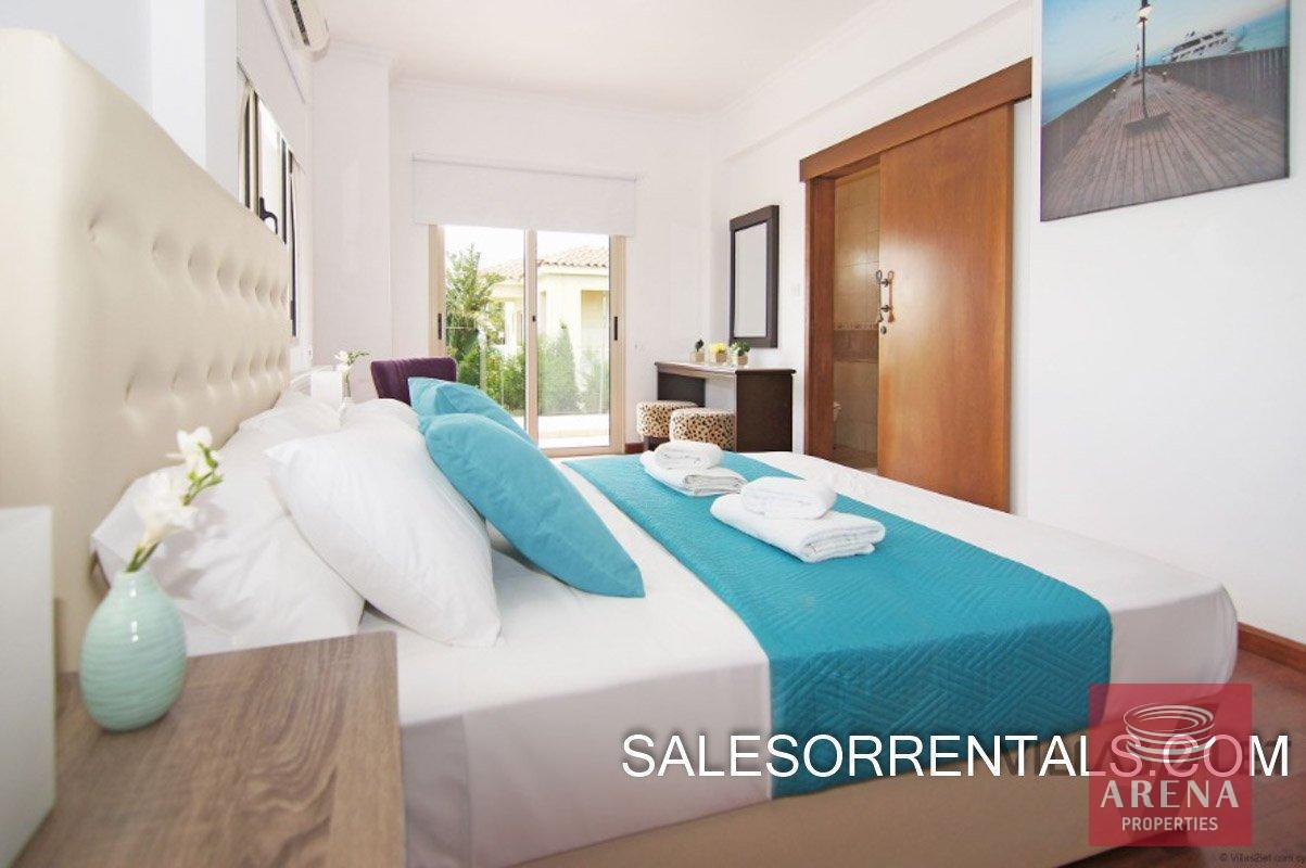 14-6-BED-villa-in-paralimni-5449