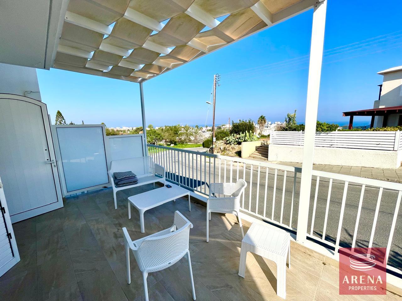 14-APT-IN-PROTARAS-9256