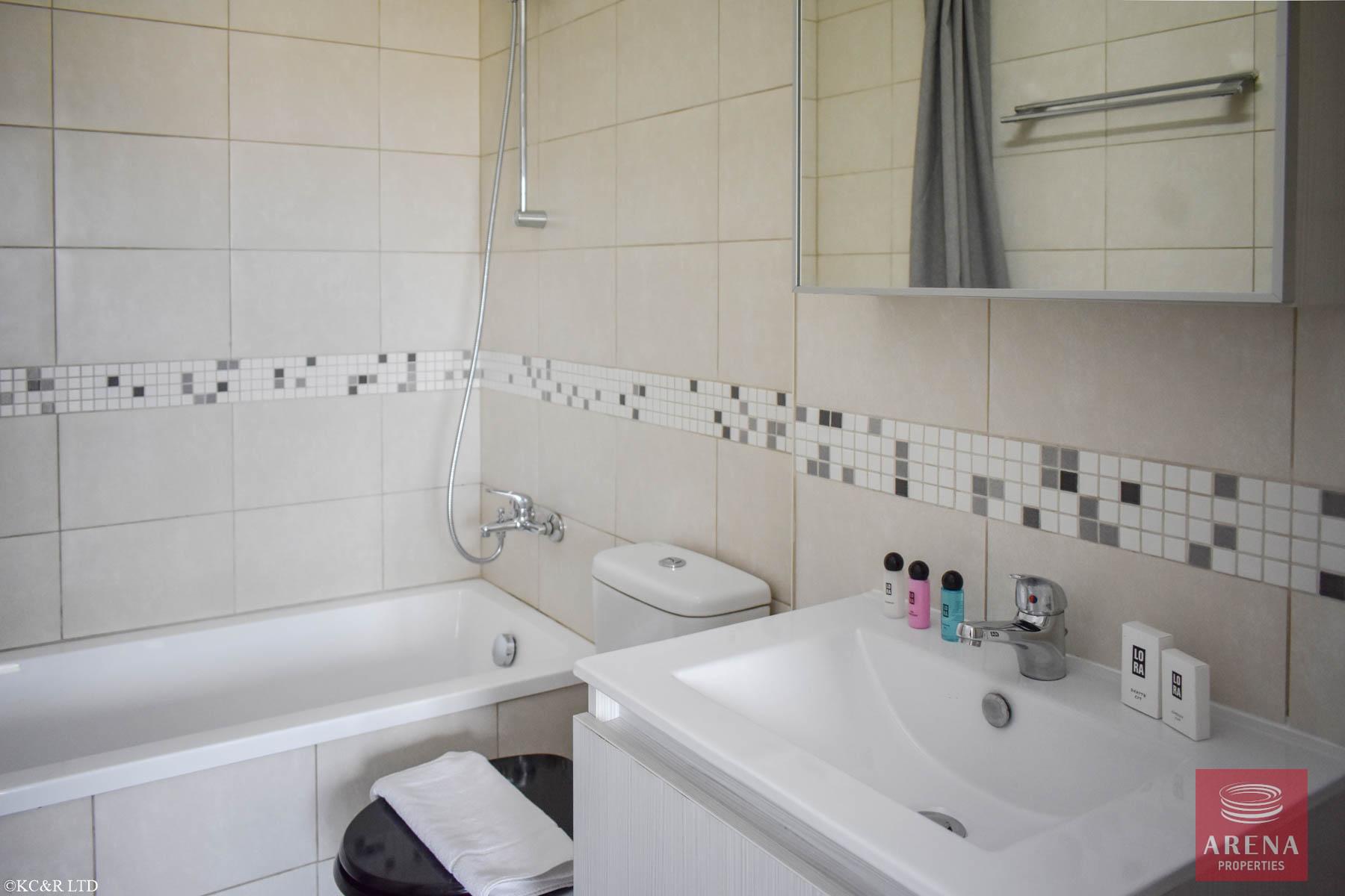 14-APT-KAPPARIS-5385-2