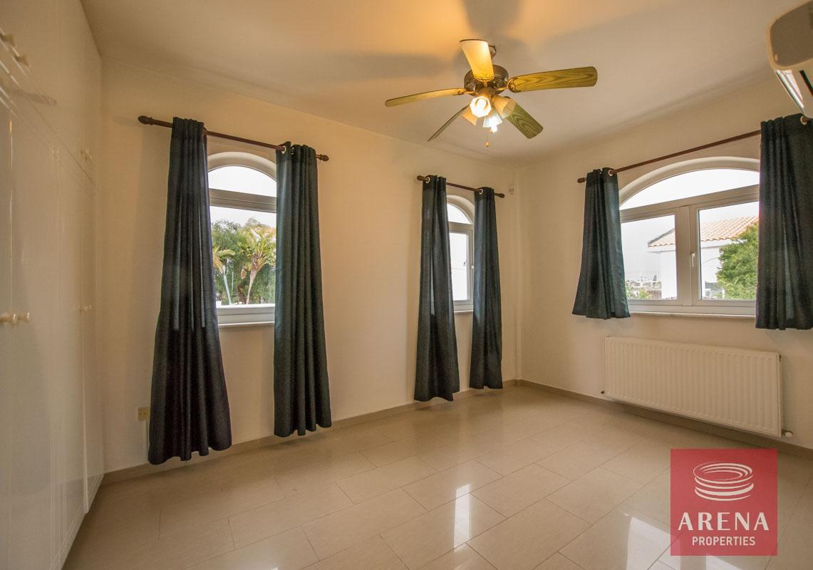 14-BUNGALOW-IN-AYIA-THEKLA