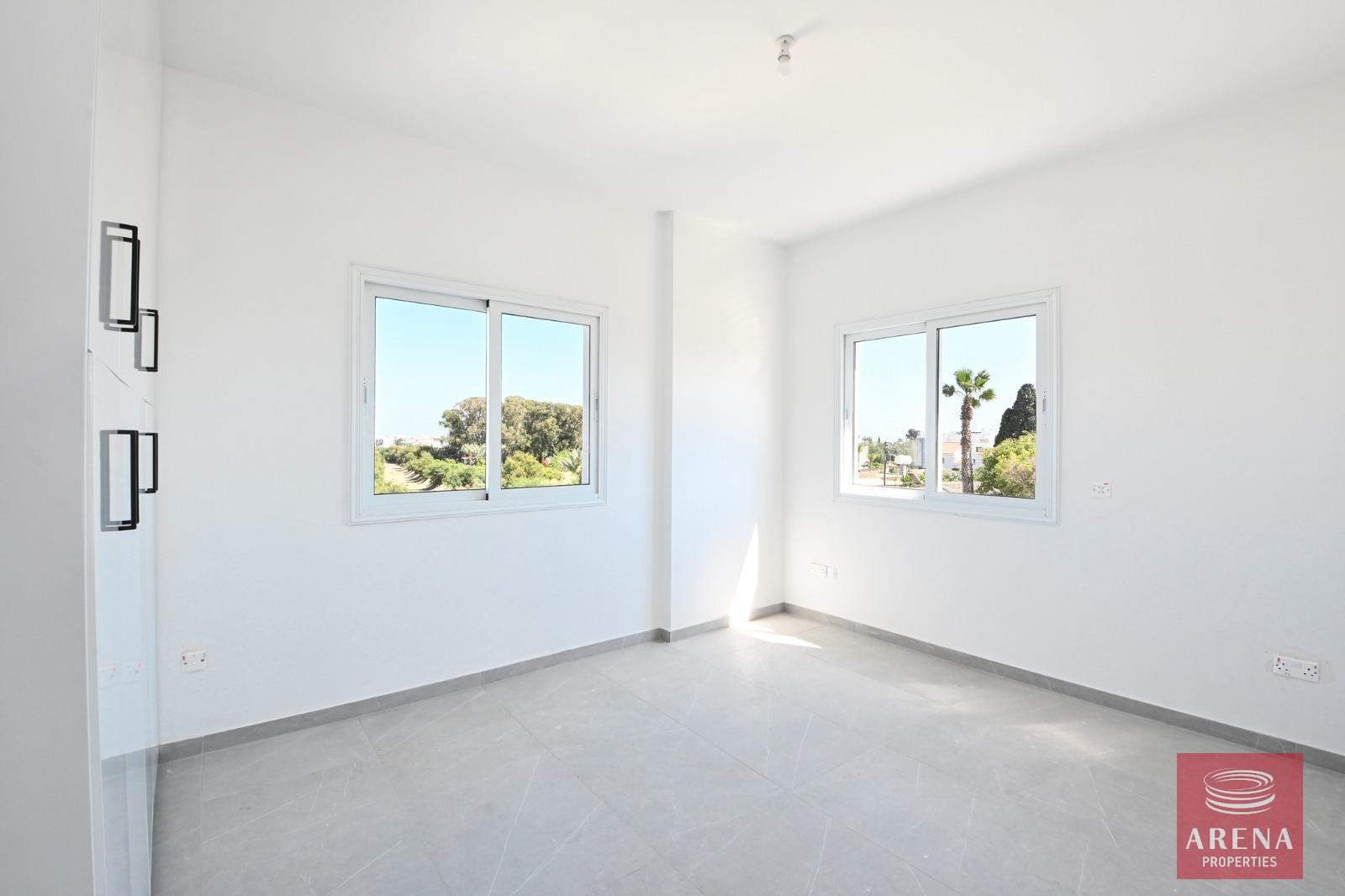 14-TOP-FLOOR-APT-LIVADIA-7983-1