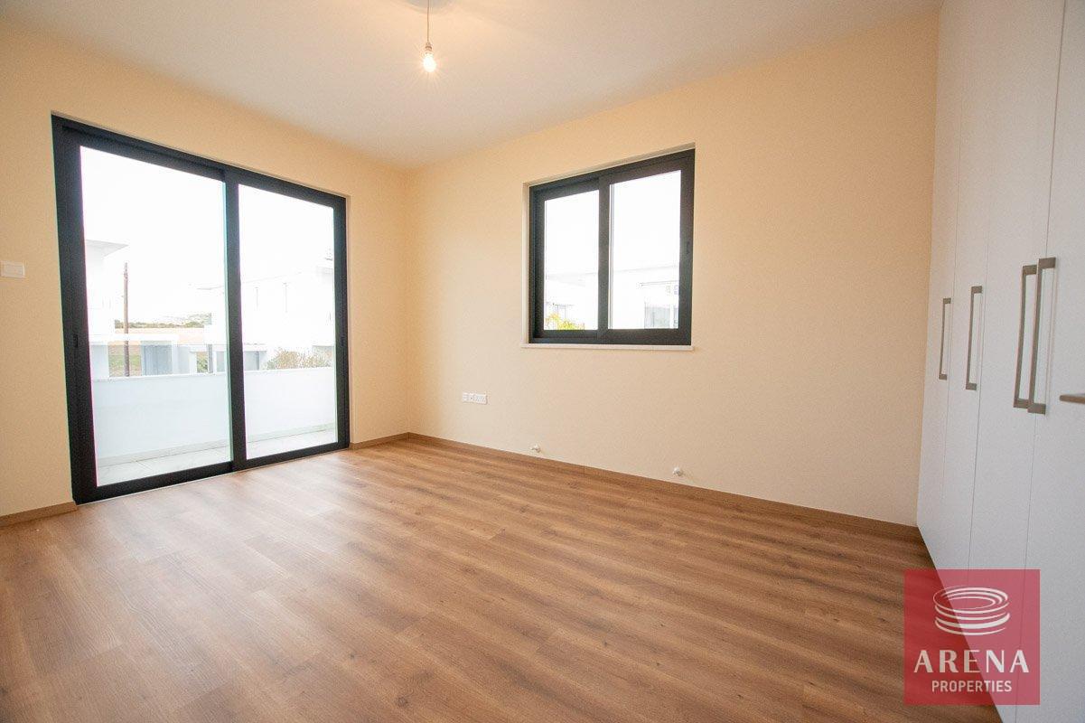 14-VILLA-FOR-RENT-LIVADIA-5473-3