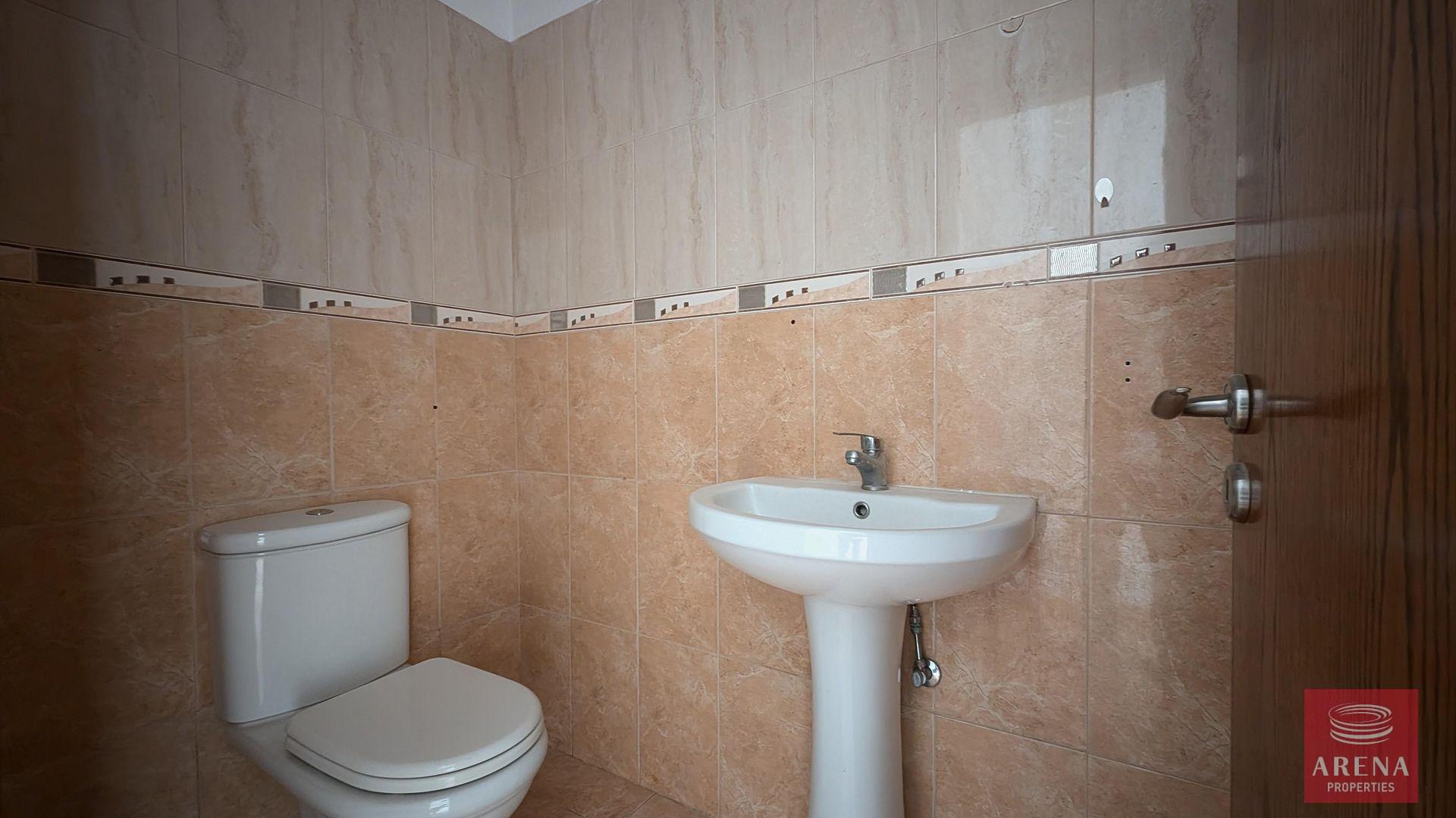 14-building-in-kiti-8884