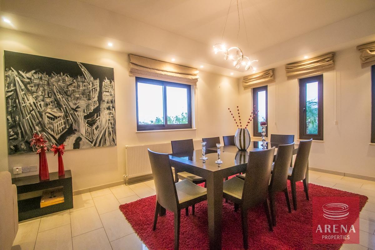 14-bungalow-4-bed-derynia-3877