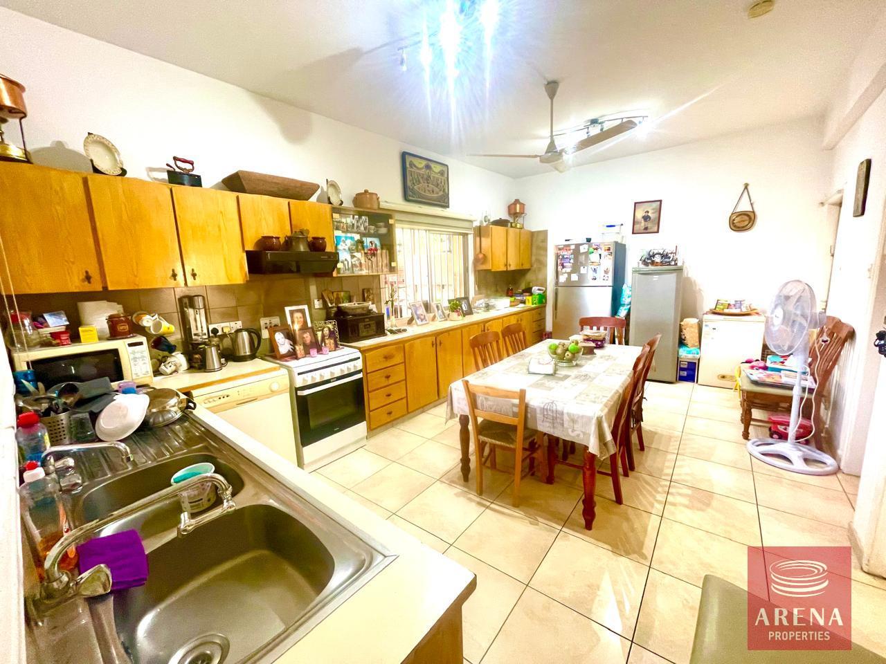 15-3-BED-TH-IN-SOTIROS-8141