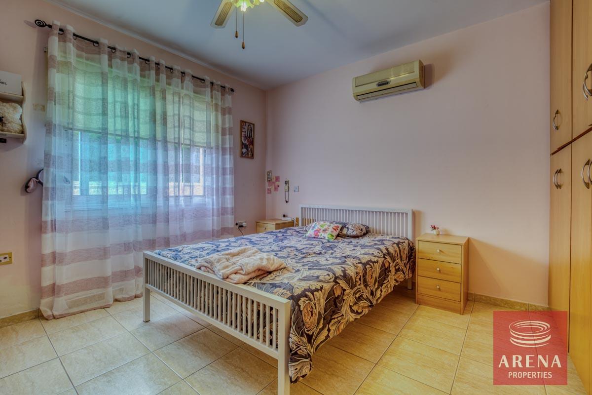 15-3-bed-apt-in-paralimni-8405