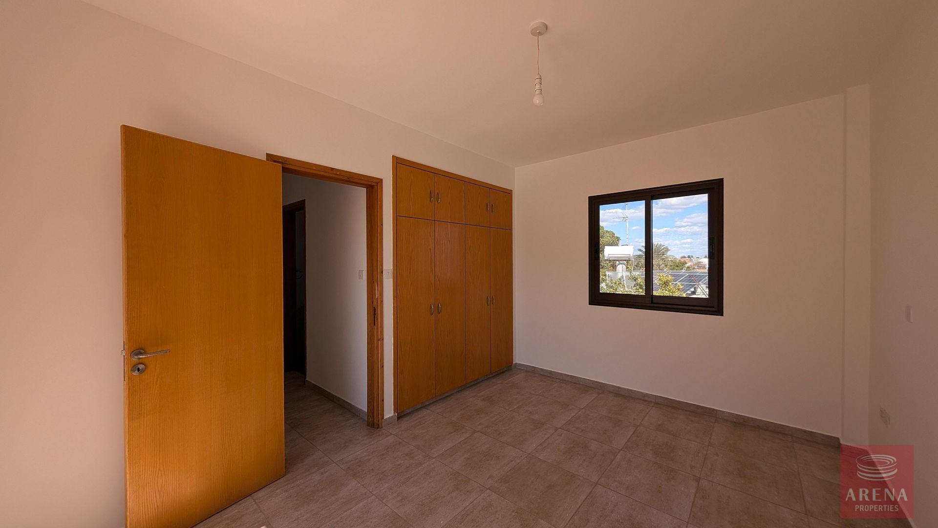 15-3-bed-villa-dromolaxia-9317