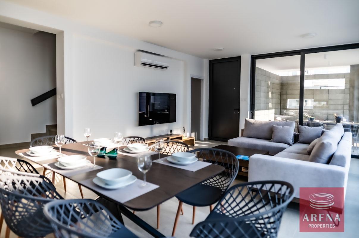 15-3-bed-villa-in-pernera-8111