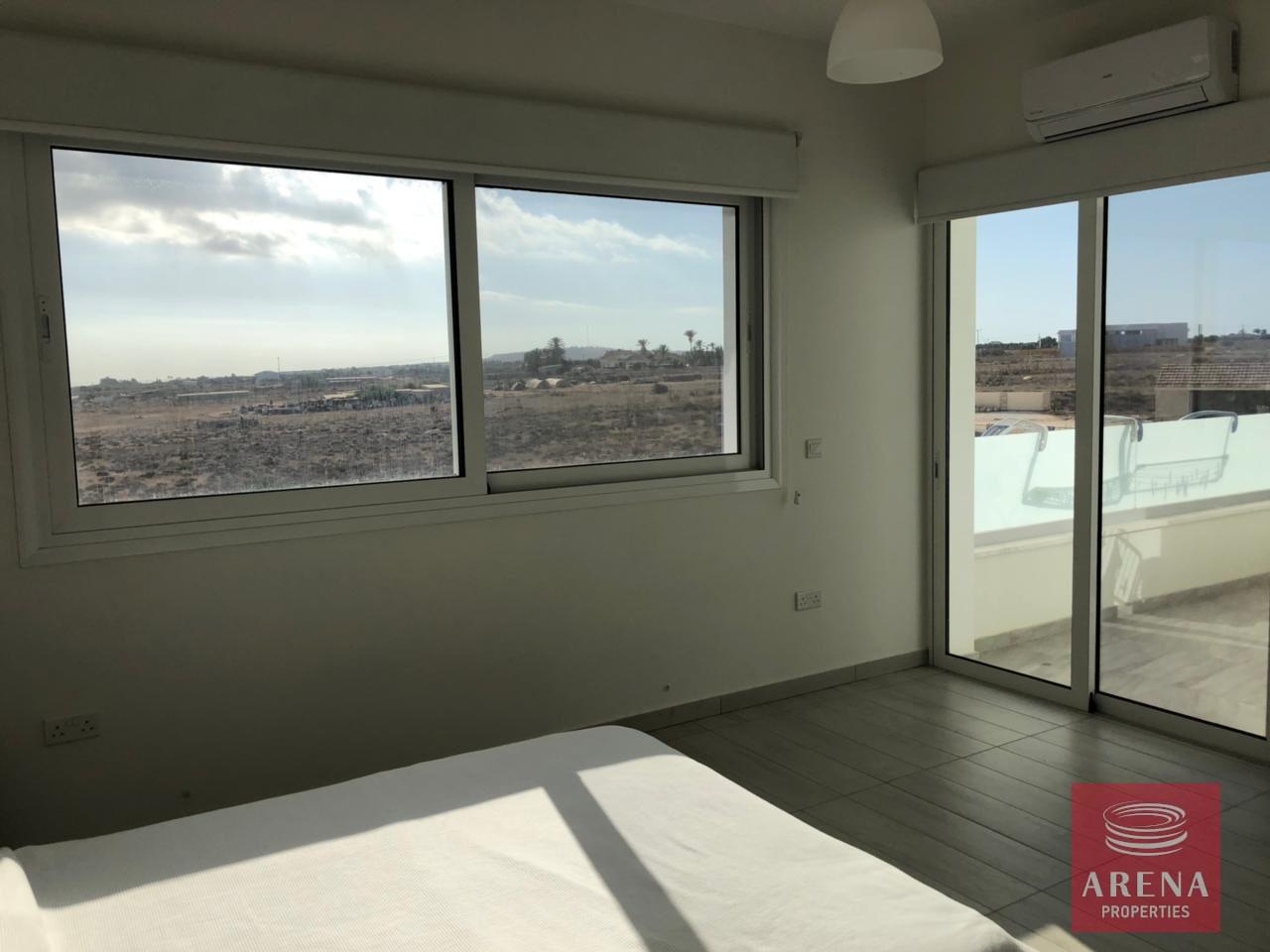 15-4-BED-VILLA-IN-PARALIMNI-7728-2