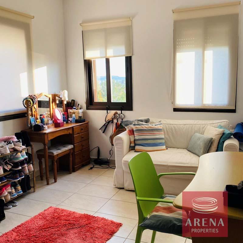 15-4-bed-link-det-villa-in-Livadia-6378