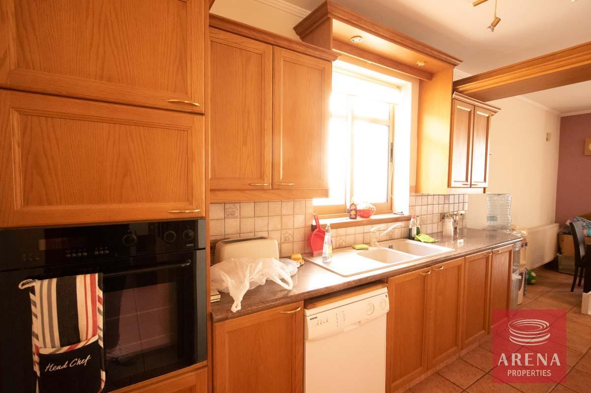 15-4-bed-villa-in-Aradippou-6040-1