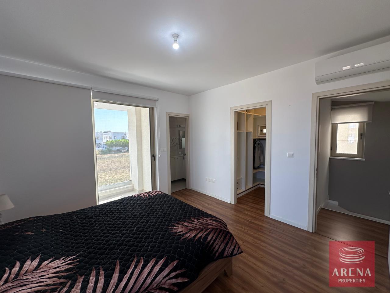 15-4-bed-villa-livadia-8384